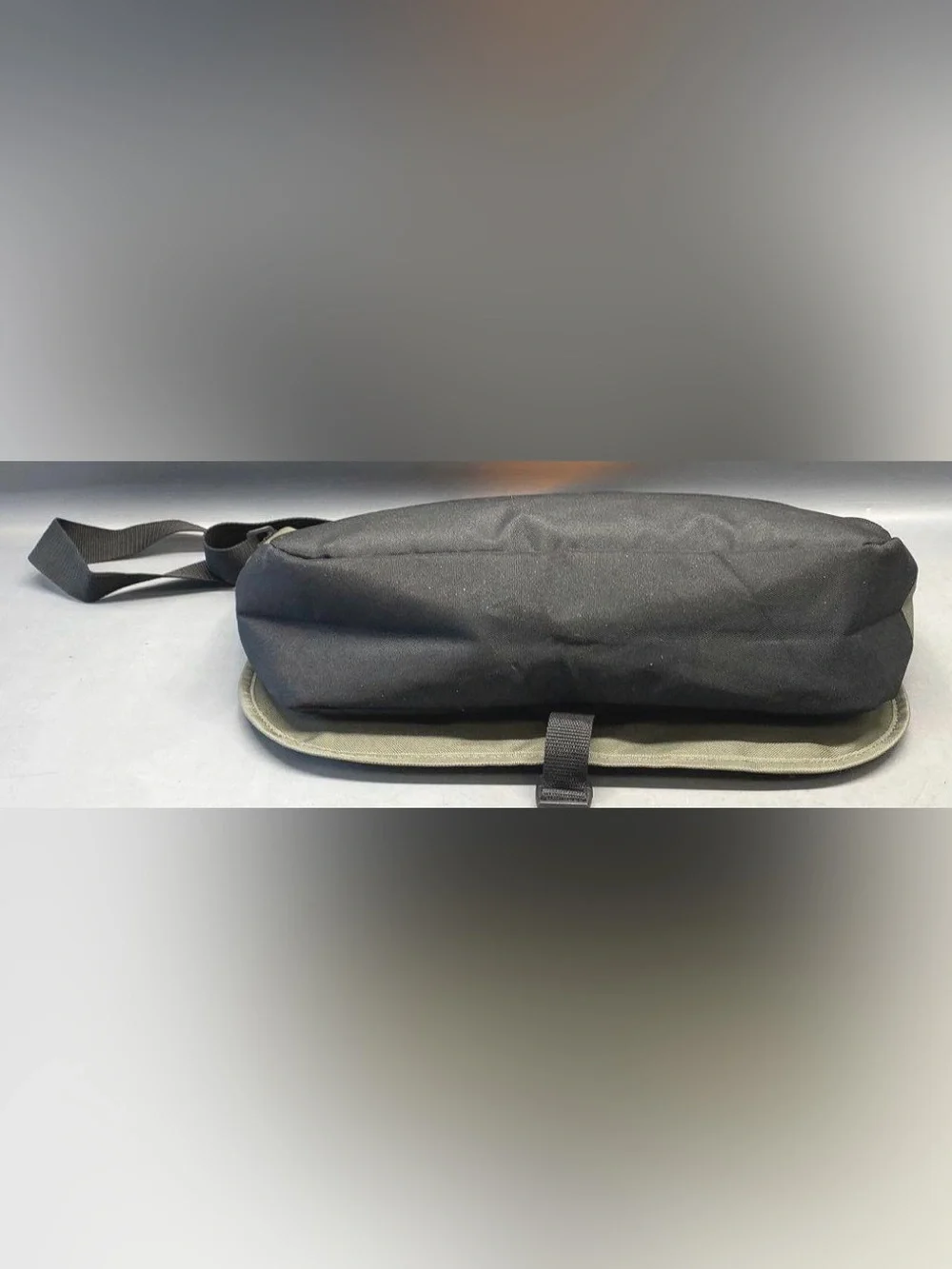 NWT. Timberland Twin Mountain Burnt Olive Messenger Bag with Front Buckle